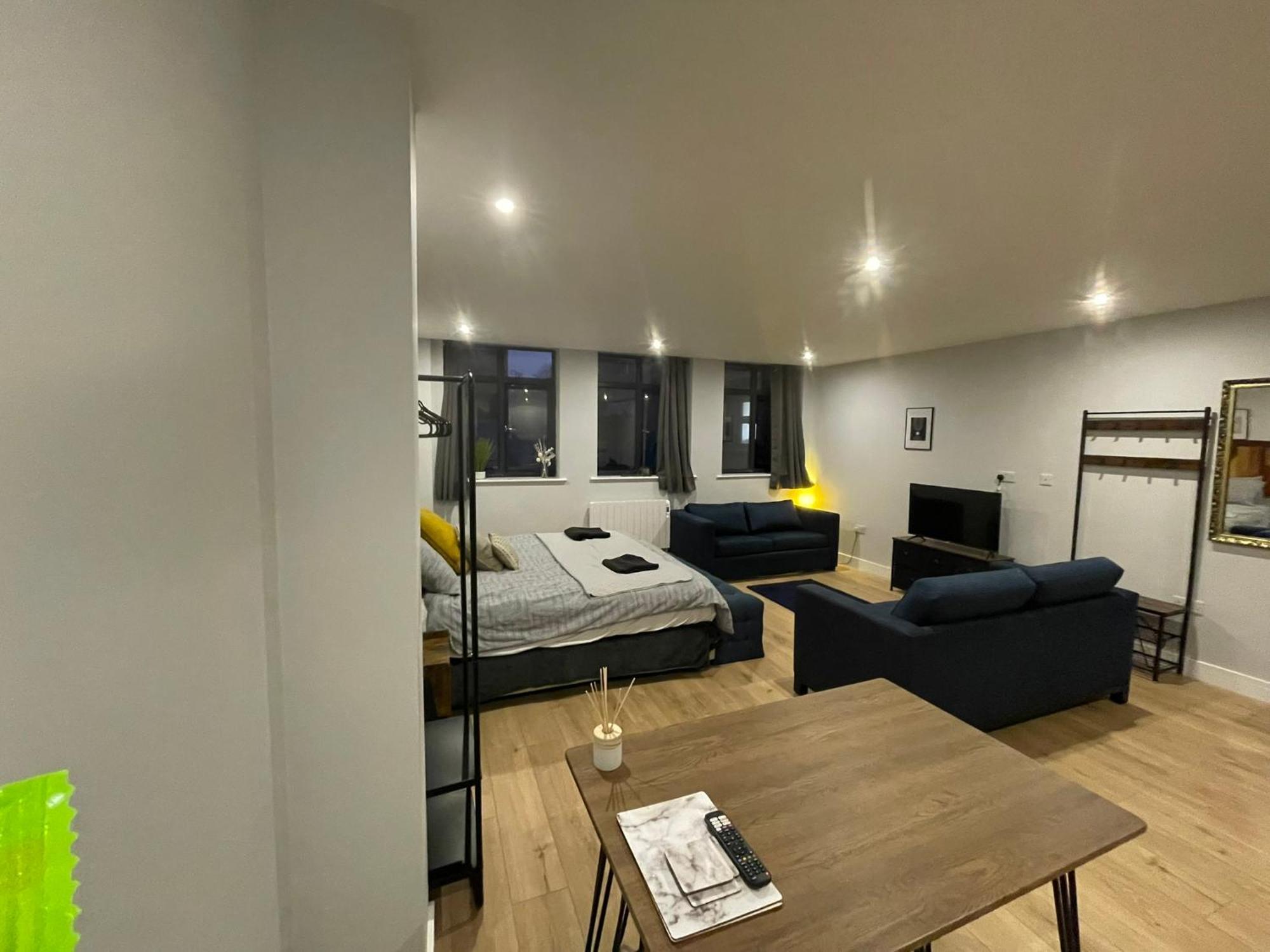Market Haven Deluxe Studios Town Centre With Netflix, Business & Leisure Travellers Northampton Zewnętrze zdjęcie