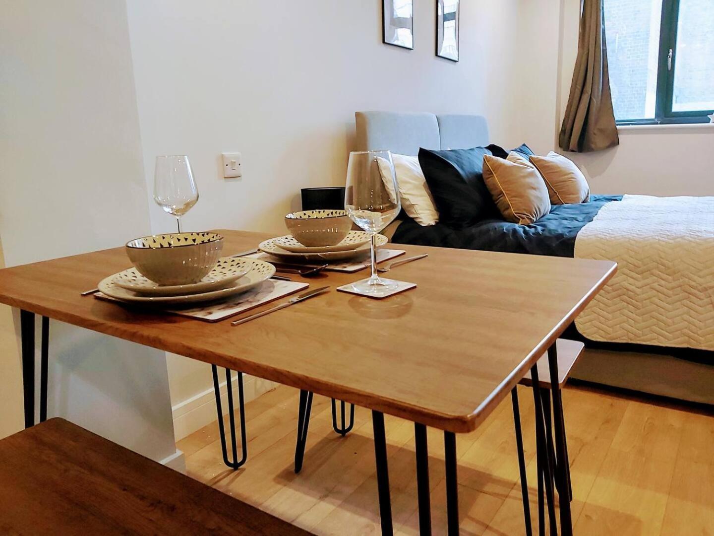 Market Haven Deluxe Studios Town Centre With Netflix, Business & Leisure Travellers Northampton Zewnętrze zdjęcie
