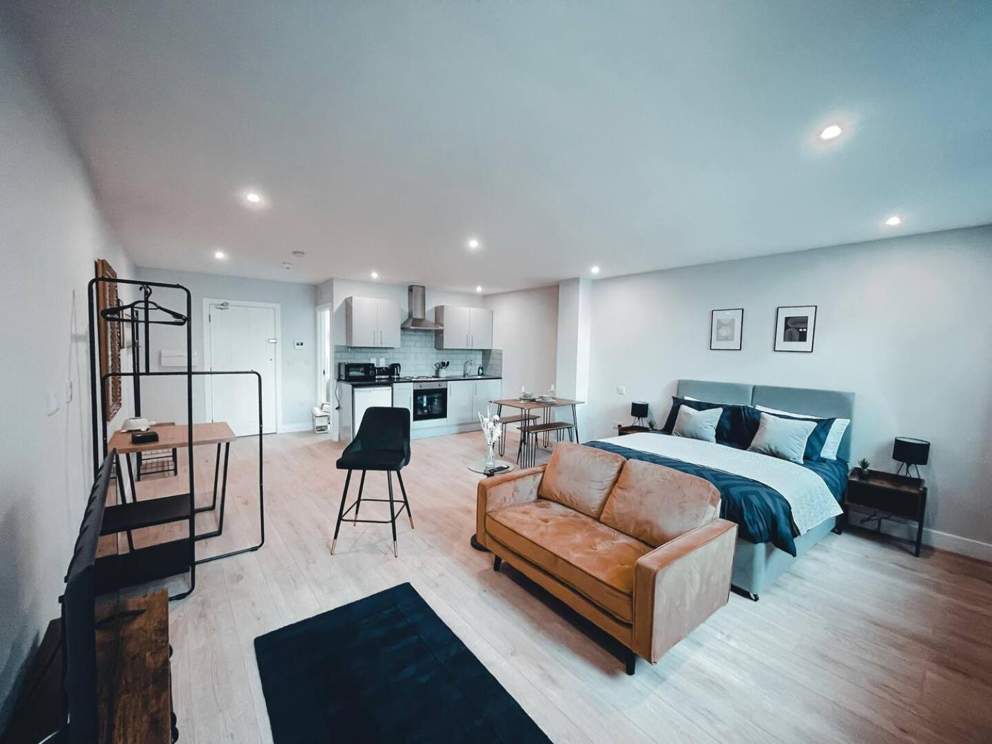 Market Haven Deluxe Studios Town Centre With Netflix, Business & Leisure Travellers Northampton Zewnętrze zdjęcie